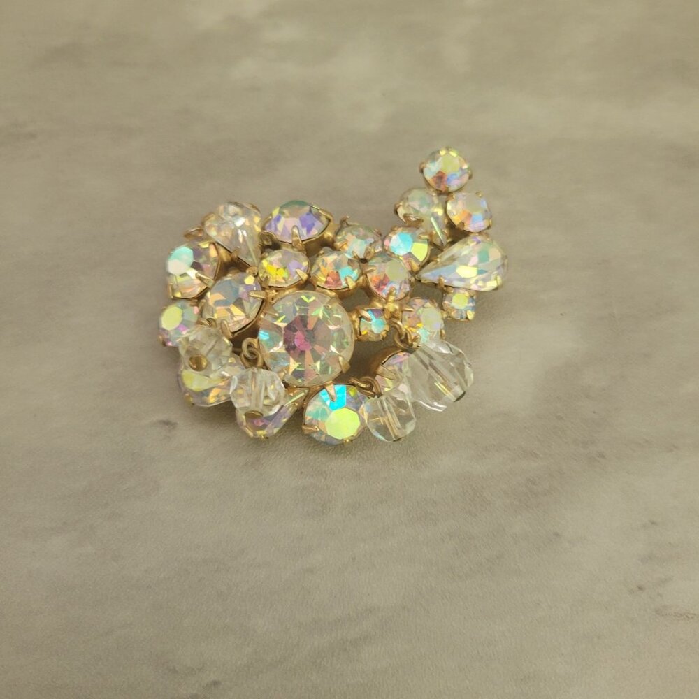 Vintage Kramer Aurora Borealis Rhinestone Brooch Pin Gold Tone Crystal Dangle Si